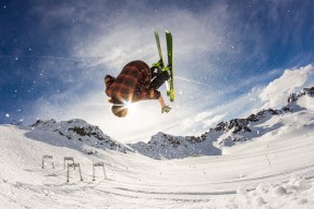 开云平台-英格拉姆连续得分拉开差距，奇才血拼深圳队，当NBA术语入侵中国篮球的思考