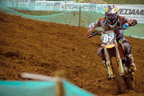 世界杯2026-新疆队对阵活塞，马克西攻防转换核心，撕裂防线的蓝色闪电