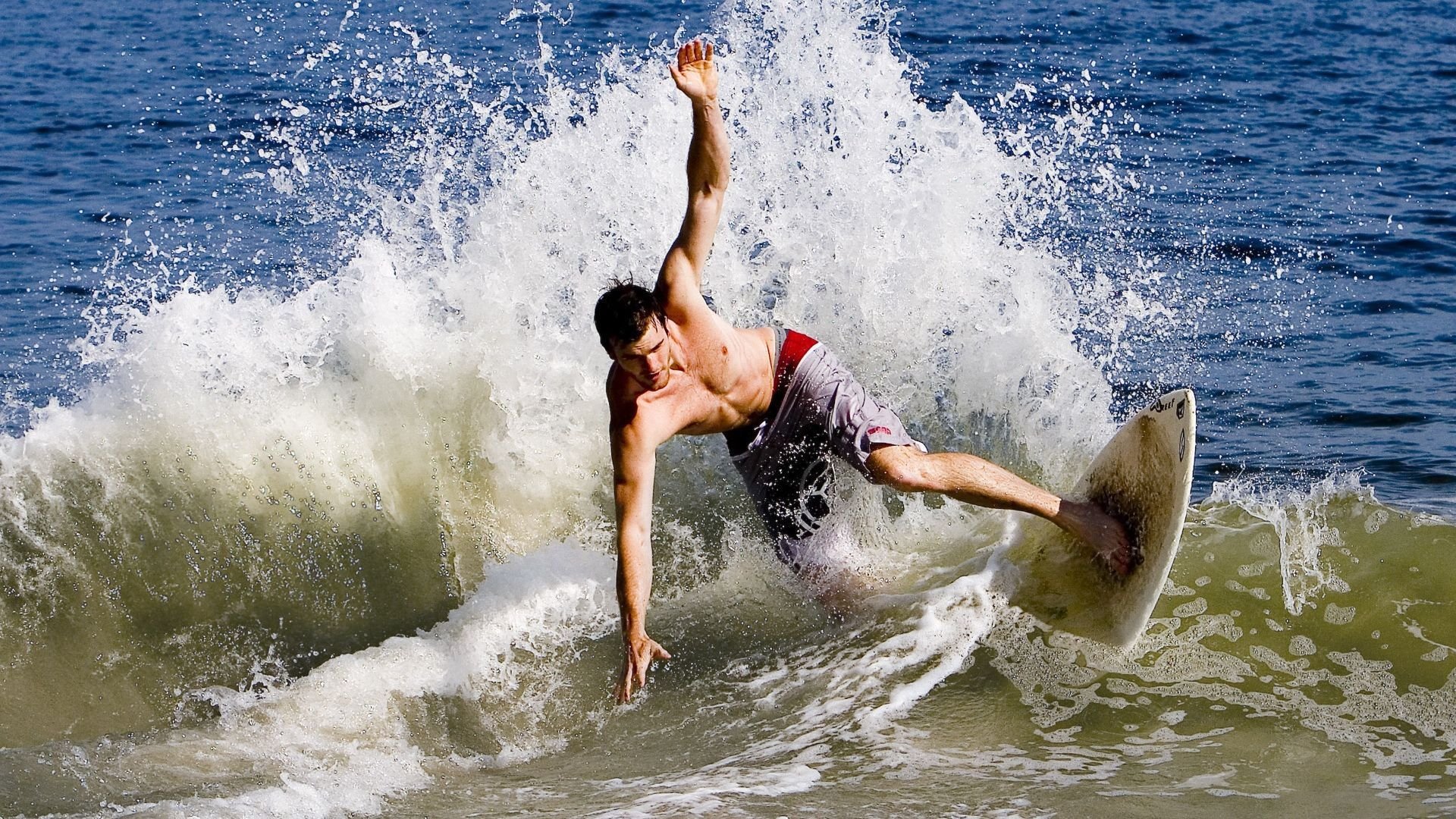 库里成为全场焦点,奇才击败吉林队