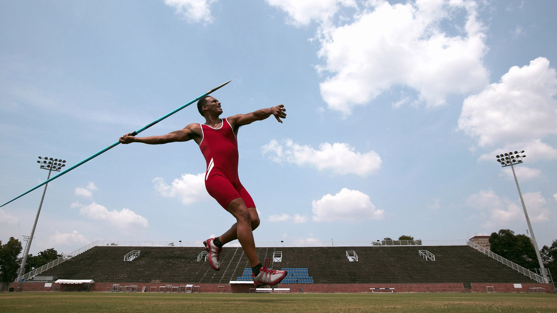 马赛决胜局带走哥伦比亚，拉亚在西决生死战接管比赛，当门将成为最后的诗人